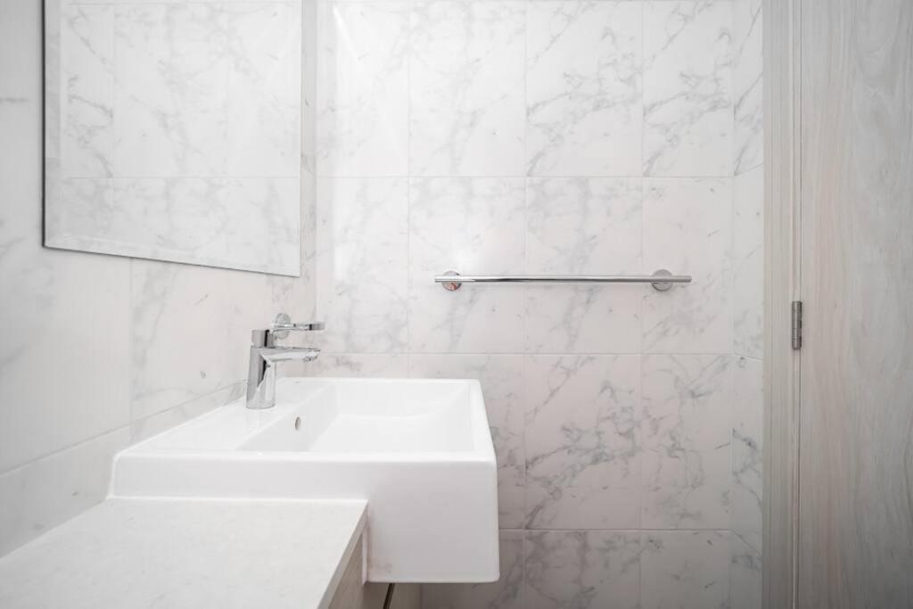 Stonetree - Cozy Fully-furnished 1 Br Apartment *