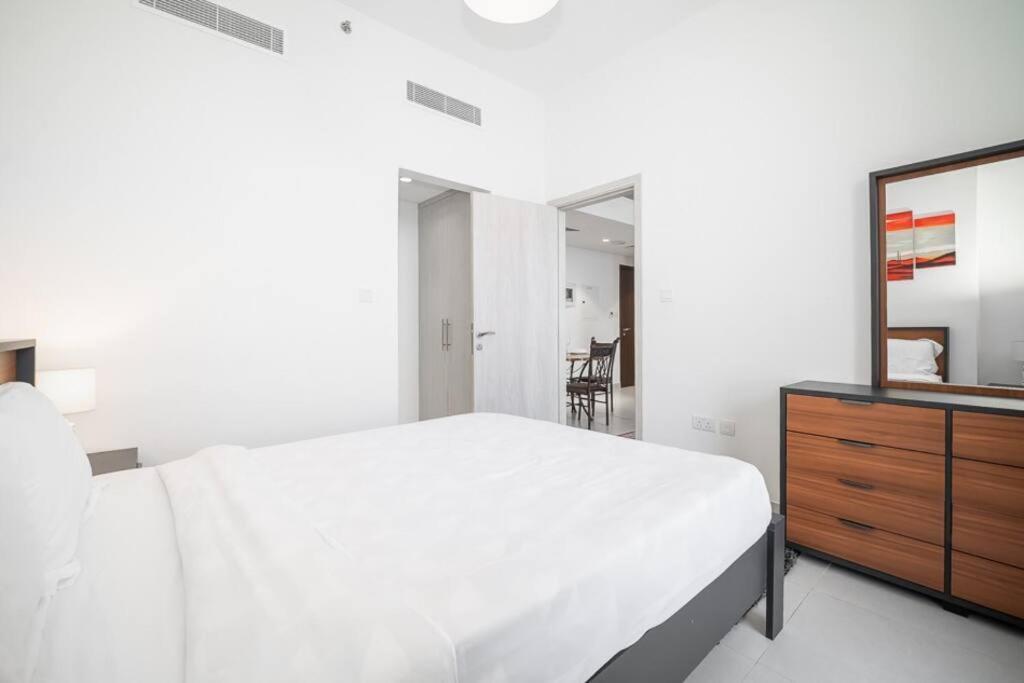 Stonetree - Cozy Fully-furnished 1 Br Dubai